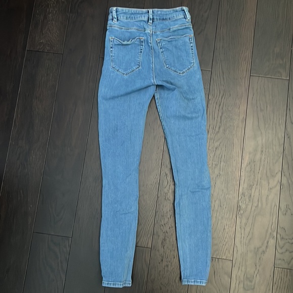 ASOS RIDLEY Skinny Jeans in Midwash Blue/ W 25 L 30 - Picture 2 of 2